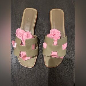 Fashion sandals Hermes style